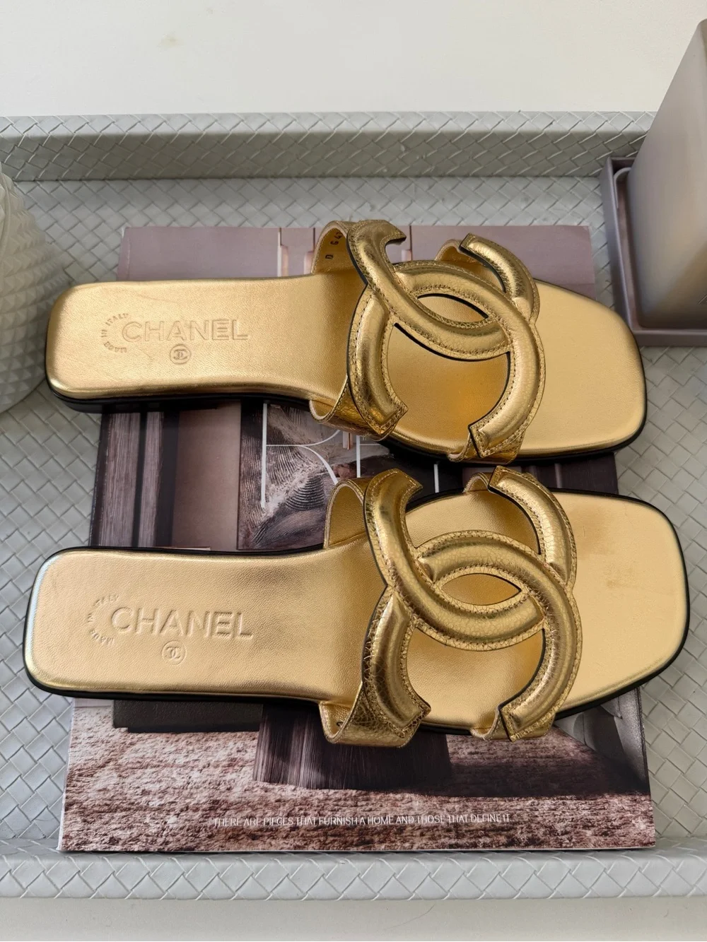 Chanel SS 26 Blazy Gold Crackled Leather CC Logo Slides Flat Mules Sandals 41 - Picture 7 of 17